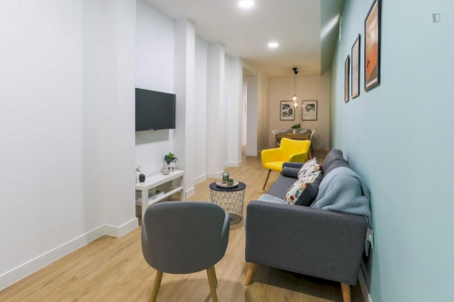 Tasteful double bedroom in a student flat, in Arguelles - Gallery - 18