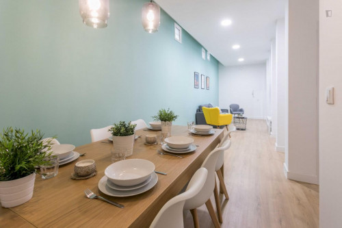 Tasteful double bedroom in a student flat, in Arguelles - Gallery - 17