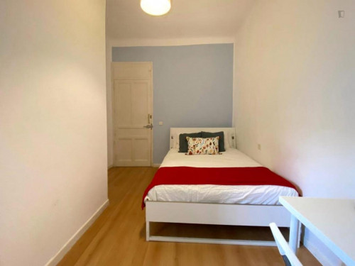 Single bedroom in an 8-bedroom flat, close to the Museo Lázaro Galdiano - Gallery - 11