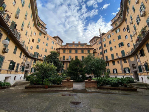 089 - Andreoli - Timeless Elegance Near Vatican
