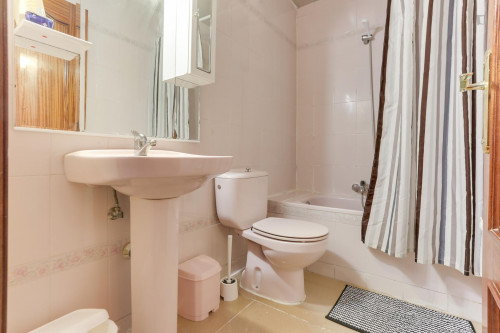 Comfortable single bedroom not far from Universidad Europea de Madrid