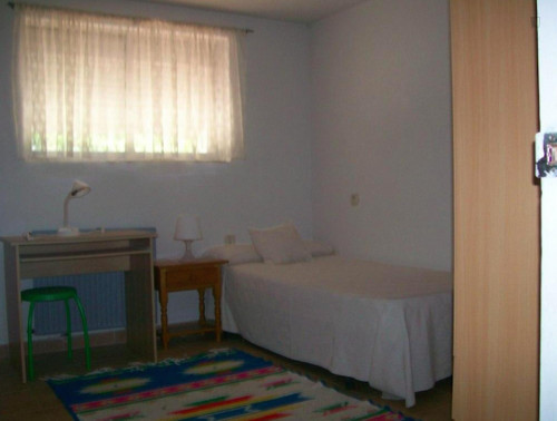 Bright single bedroom in proximity to Universidad Europea de Madrid
