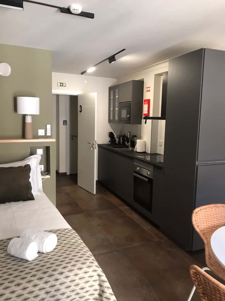 Modern Double Studio In Coimbra - Modern Double Studio in Coimbra - Gallery - 1