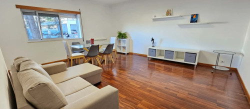 Espaçoso apartamento T1 bem localizado em Celas