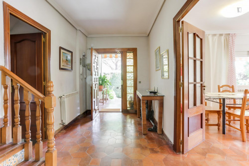 big room with bathroom and terrace Universidad Europea de Madrid