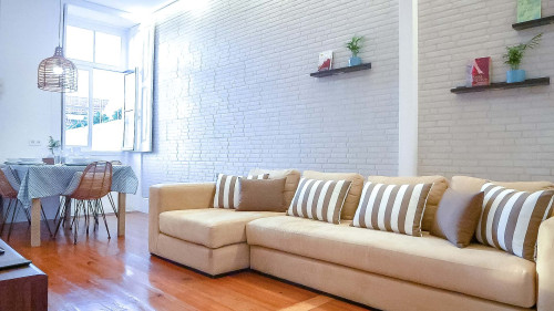 ten2twelve 2 min. walk distance to the Beach and to the Train Station | 3-Bedrooms | Parking