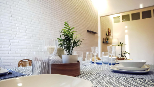 ten2twelve 2 min. walk distance to the Beach and to the Train Station | 3-Bedrooms | Parking