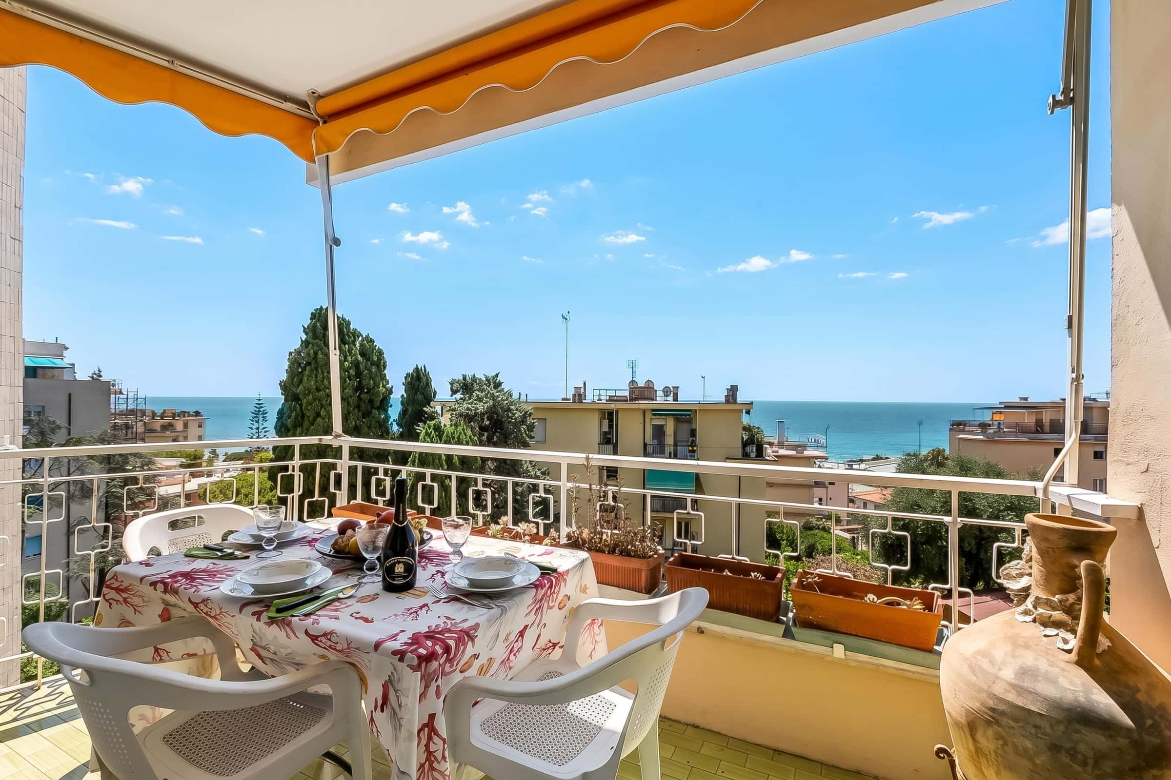 Owl House, Sea-View Terrace Apt In Sanremo - 1