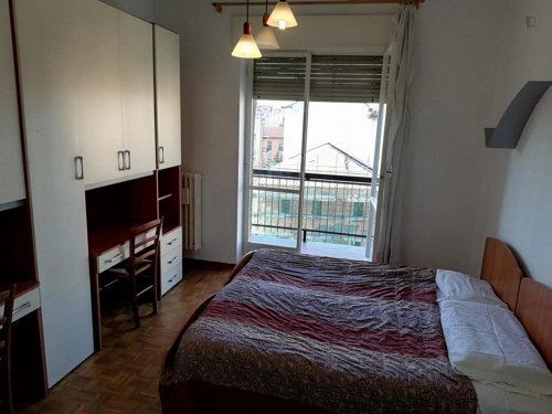Spacious double bedroom close to NABA - Gallery - 5