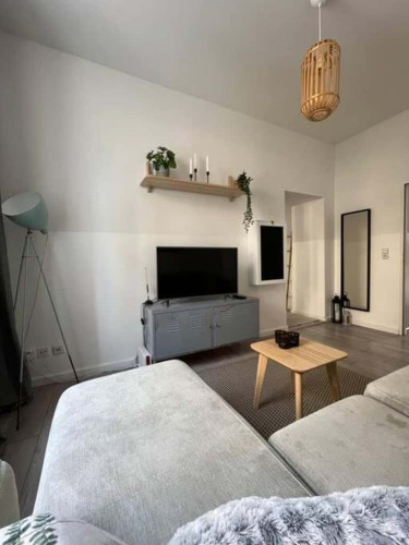 Quiet Yet Central – 2-Room Apartment in Lively Alt­lin­denau - Gallery - 9