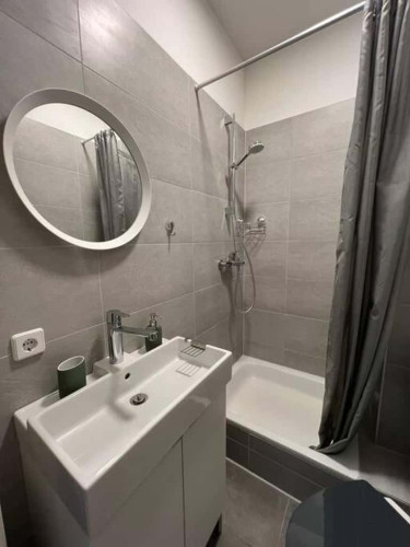 Quiet Yet Central – 2-Room Apartment in Lively Alt­lin­denau - Gallery - 11