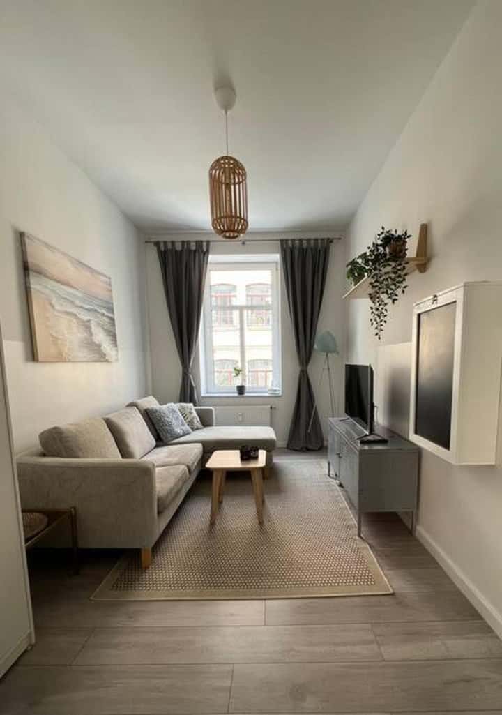 Quiet Yet Central – 2-Room Apartment In Lively Altlindenau - 1