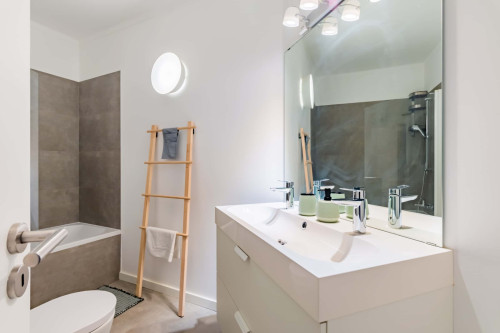 Cozy 2BDR Apartment in Avenida do Mar, Ferrel - Gallery - 15
