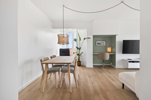 Cozy 2BDR Apartment in Avenida do Mar, Ferrel