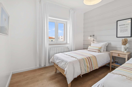 Cozy 2BDR Apartment in Avenida do Mar, Ferrel