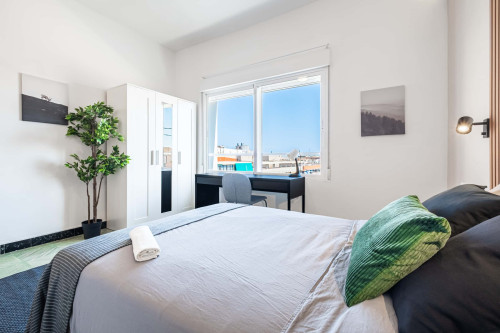 Room in Avenida de Aguilera, Alicante (Alacant) for 80 m² with 4 bedrooms