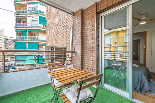 Room in Carrer Cardenal Belluga, Alacant for 100 m² with 5 bedrooms - Gallery - 17