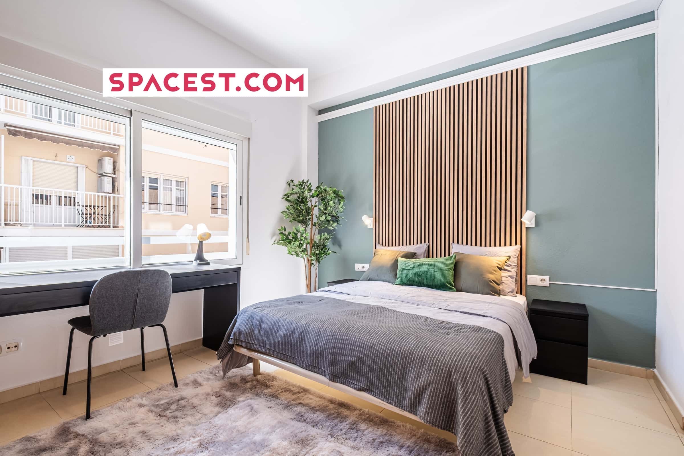Room In Avenida De Aguilera, Alicante (Alacant) For 80 M² With 4 Bedrooms - 2