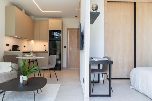 Room in Calle Tomillo, Alcorcón for 300 m² with 17 bedrooms - Gallery - 20