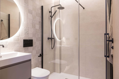 Room in Calle Tomillo, Alcorcón for 300 m² with 17 bedrooms