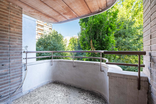 Room in Carrer Italia, Alacant for 120 m² with 6 bedrooms - Gallery - 5