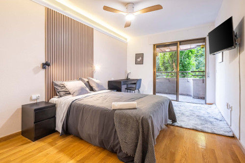 Room in Carrer Italia, Alacant for 120 m² with 6 bedrooms - Gallery - 11