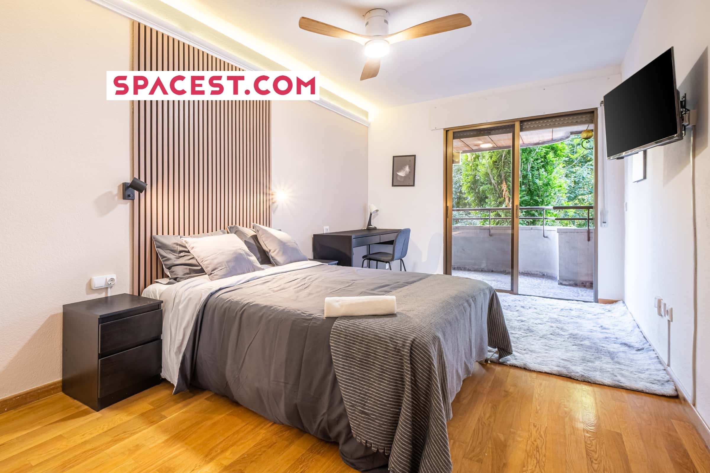 Room In Carrer Italia, Alacant For 120 M² With 6 Bedrooms - 2