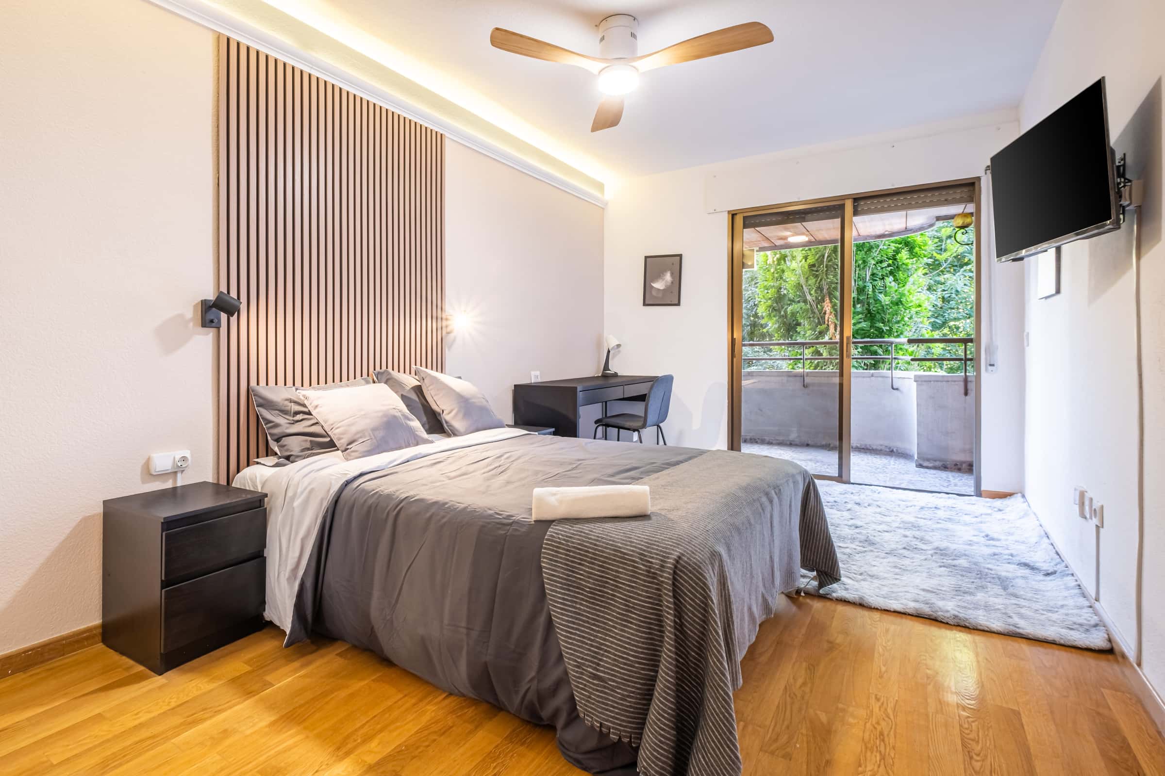 Room In Carrer Italia, Alacant For 120 M² With 6 Bedrooms - 1