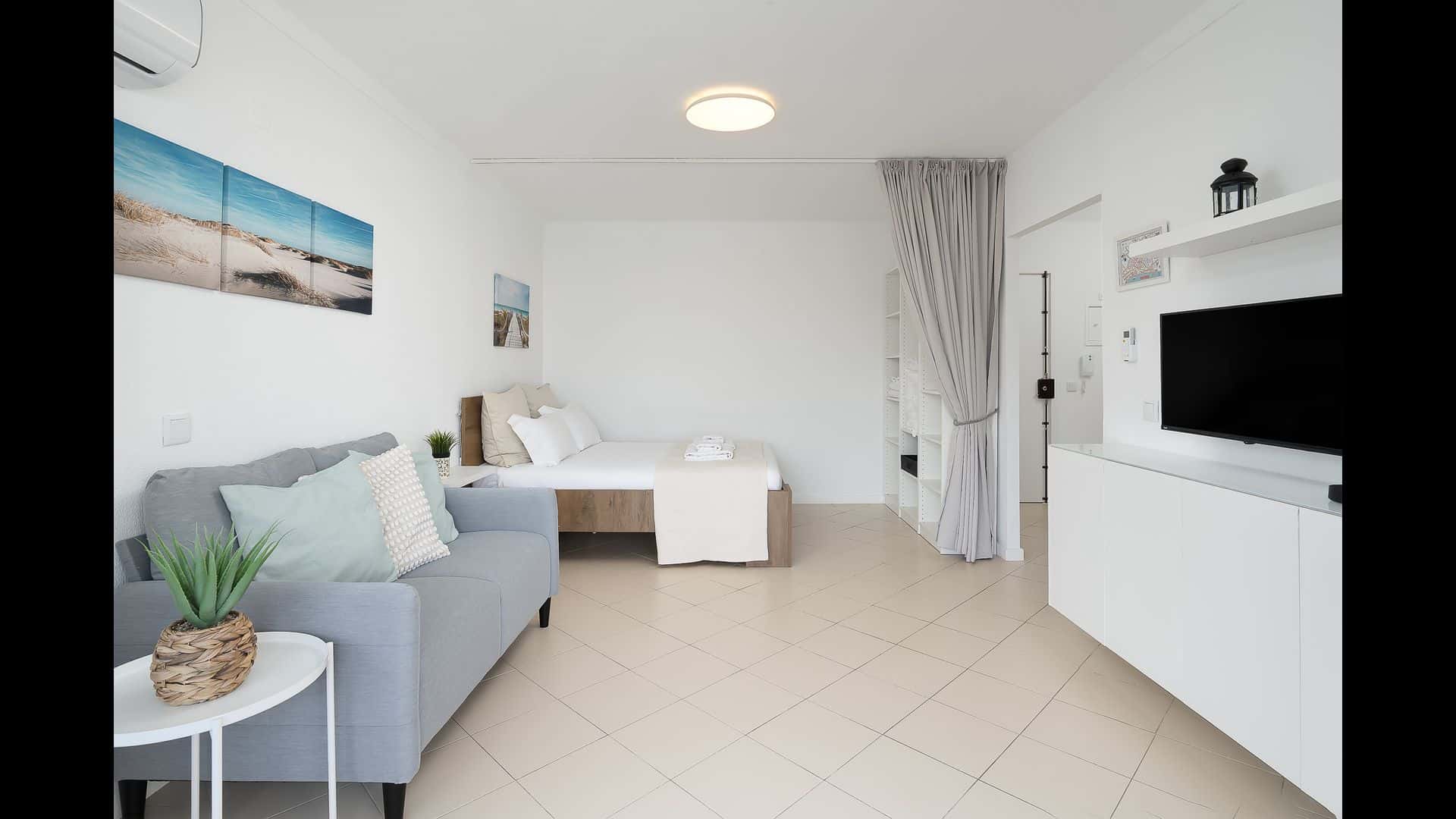 Sunny Studio W/ Balcony In Portimão - 2