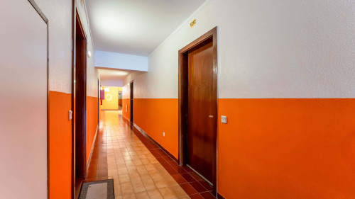 Red Velvet 1 BDR Flat With Balcony - Gallery - 7