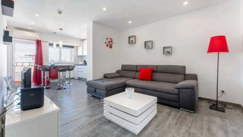 Red Velvet 1 BDR Flat With Balcony - Gallery - 14