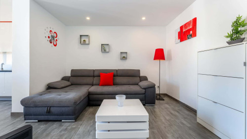 Red Velvet 1 BDR Flat With Balcony - Gallery - 20