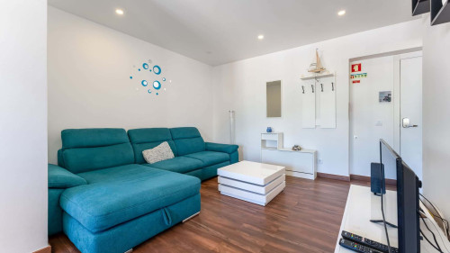 Serene Blue 1 BDR Flat With Balcony - Gallery - 14