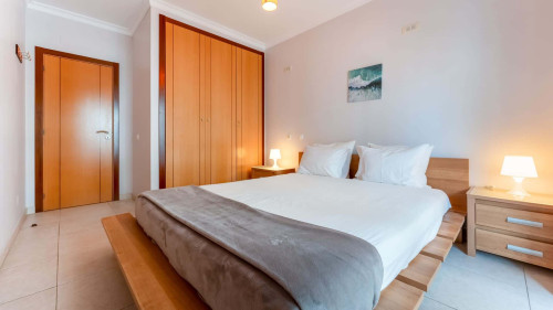 Bright 1 BDR Flat W/ Pool & Balcony