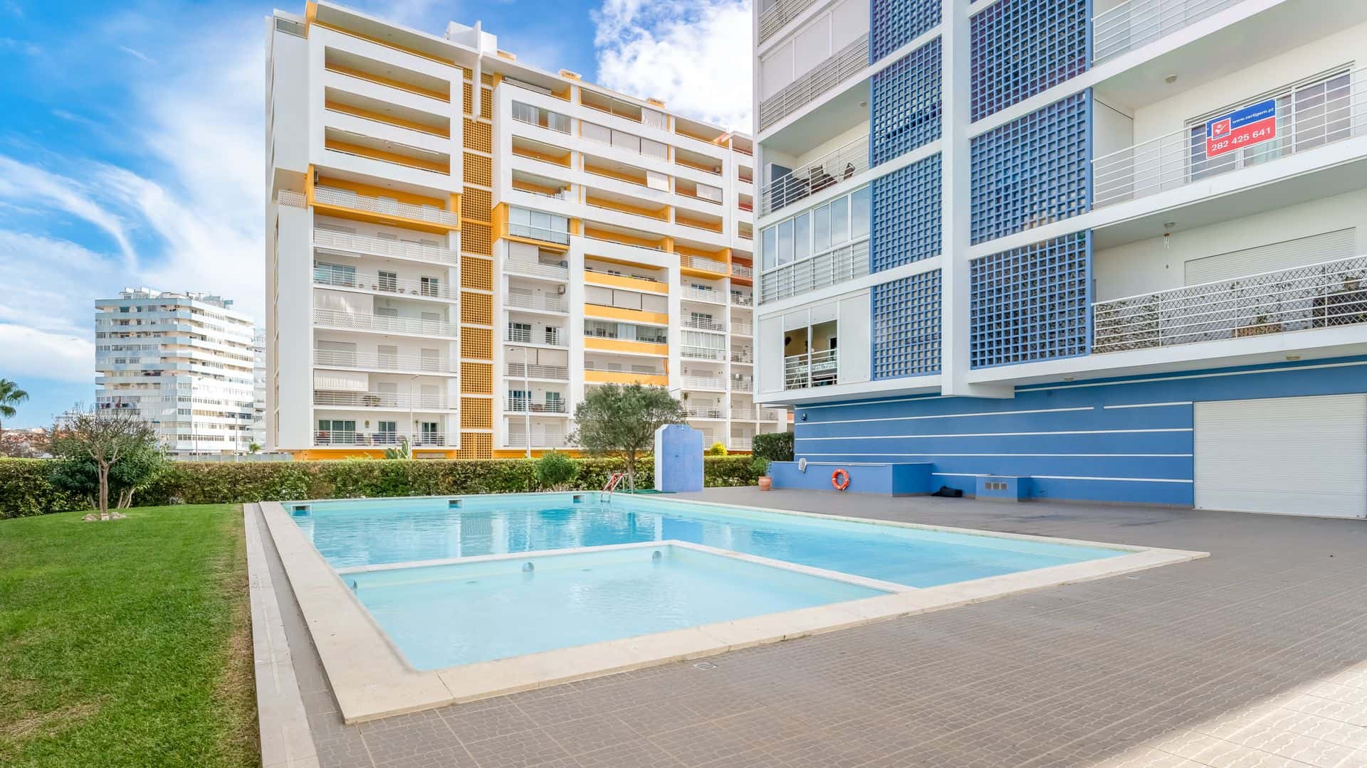 Bright 1 BDR Flat W/ Pool & Balcony - 2
