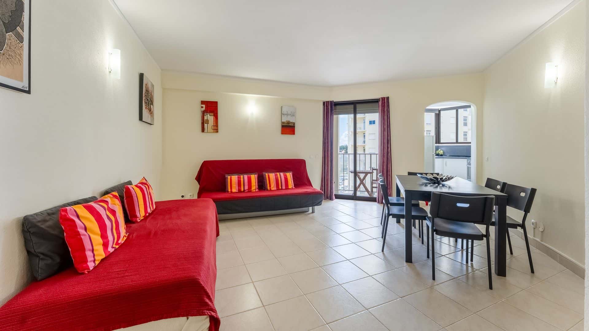  Bright 1BDR Apartment With Sea View  -  Bright 1BDR Apartment with Sea View  - Gallery -  2