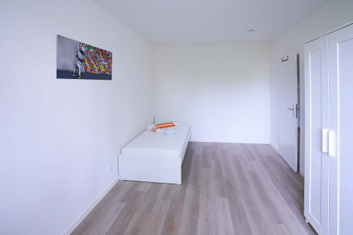 Room 1 - Kölner Landstr.