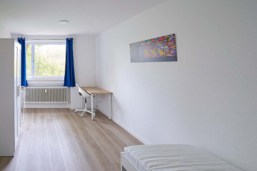 Room 1 - Kölner Landstr.
