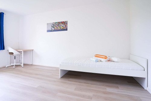 Room 1 - Kölner Landstr.