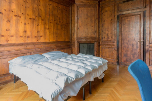 Cool double bedroom close to NABA