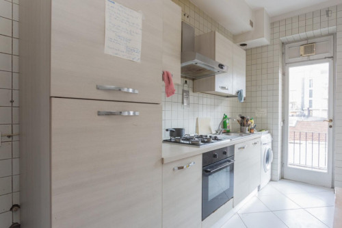 Cosy double Bedroom in a 6-bedroom flat near NABA - Gallery - 15