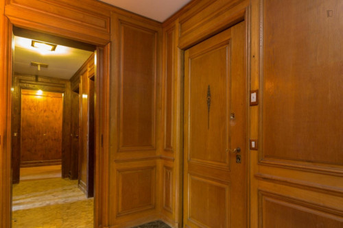 Cosy double Bedroom in a 6-bedroom flat near NABA - Gallery - 8