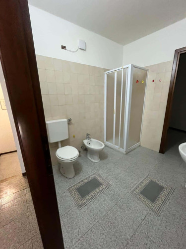 Room in Via Fiume, Sondrio for 90 m² with 2 bedrooms