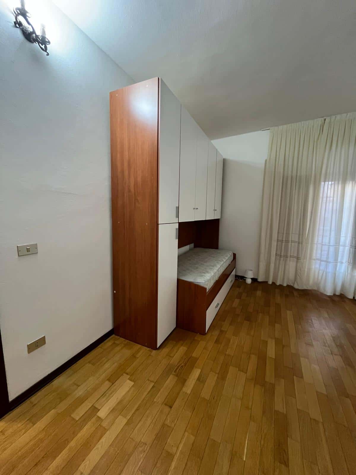  Room In Via Fiume, Sondrio For 90 M² With 2 Bedrooms  -  Room in Via Fiume, Sondrio for 90 m² with 2 bedrooms  - Gallery -  1