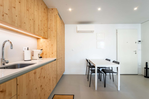 Cozy, modern and functional studio in Gaia, close to Jardim do Morro