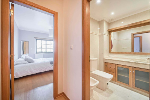 Apartment in Avenida Espanha, Carcavelos for 100 m² with 2 bedrooms - Gallery - 10