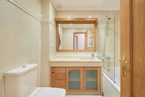Apartment in Avenida Espanha, Carcavelos for 100 m² with 2 bedrooms - Gallery - 11