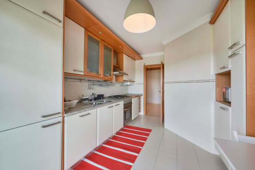 Apartment in Avenida Espanha, Carcavelos for 100 m² with 2 bedrooms - Gallery - 14