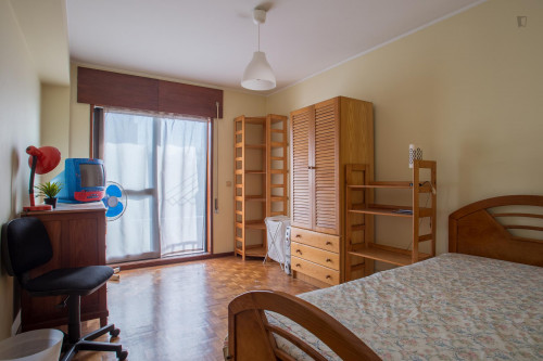 Single ensuite bedroom located near Porto's Universidade Lusíada - Gallery - 15