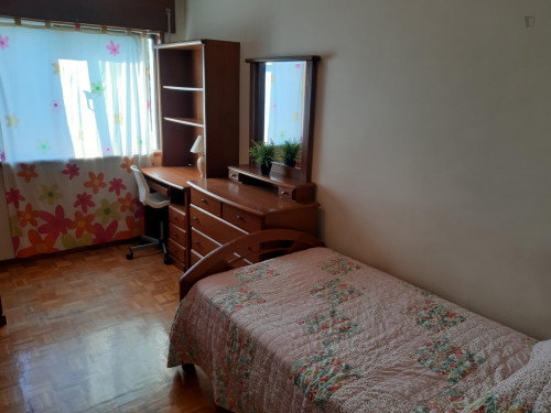 Single ensuite bedroom located near Porto's Universidade Lusíada  - Gallery -  5